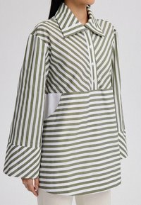 Touché Privé ASYMMETRIC STRIPED WITH DETAIL - Tunika - khaki