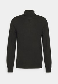 Czarny sweter z golfem o długich rękawach, z prążkowanym kołnierzem i mankietami. Wykonany z gładkiej tkaniny, dopasowany, bez widocznych wzorów.