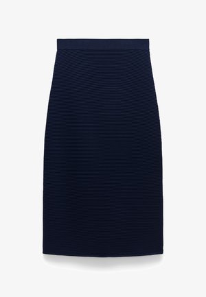 Gonna a matita blu navy con tessuto testurizzato a coste orizzontali. Caratterizzata da una fascia in vita liscia e un taglio dritto, che arriva appena sopra il ginocchio.