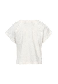 Witte top met korte mouwen, voorzien van tekstuurlijke bloemenpatronen, een ronde halslijn en een ontspannen pasvorm. Zacht, lichtgewicht materiaal met een subtiele glans.