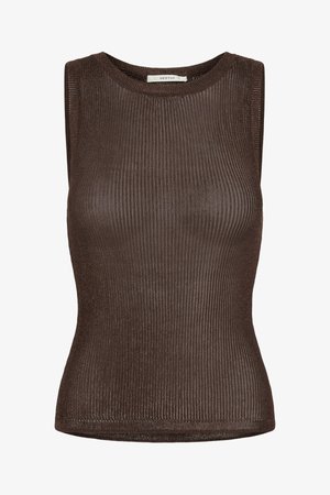 Haut en maille marron sans manches avec encolure ronde et fine texture côtelée, étiquette de marque "GESTUZ" cousue à l'intérieur du col.