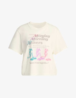 T-shirt a maniche corte di colore crema con una grafica colorata che presenta figure fitness, design testuali e una vestibilità rilassata. Tessuto misto cotone.