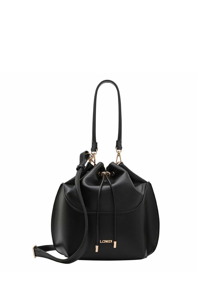 Sac seau en cuir noir avec ferrures en ton doré, fermeture à cordon de serrage et une seule sangle épaule. Intérieur doublé.