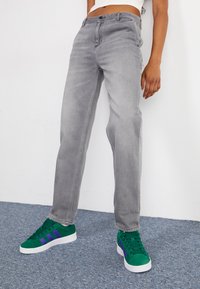 Carhartt WIP PIERCE PANT - Jeans relaxed fit - black