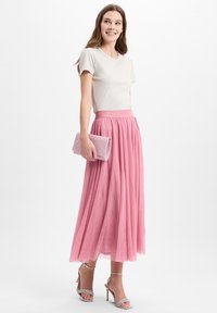 Vera Mont IM LAYER LOOK - Faltenrock - altrosa