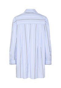 Camicia a righe blu e bianche con una vestibilità leggermente oversize. Caratterizzata da maniche lunghe, polsini con bottone e un design con spallina sul retro con orlo dritto.