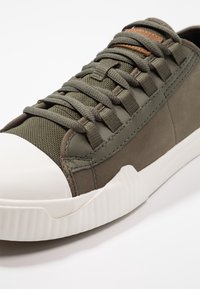 G-STAR Baskets basses - olive