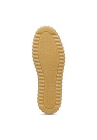 Suola di scarpa in gomma con una texture a righe, caratterizzata da testo embossato ripetuto di colore beige chiaro. I bordi sagomati migliorano la presa.
