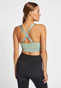 Hummel SEAMLESS - Sport-BH med lätt stöd - chinois geen silt green mel