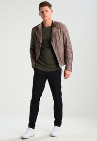 Only & Sons ONSMATT LIFE LONGY TEE  - T-shirts basic - deep depths