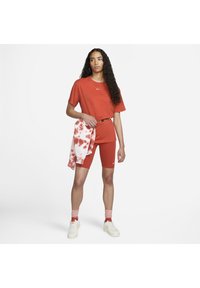 Nike Sportswear TEE  - T-shirt básica - mantra orange white