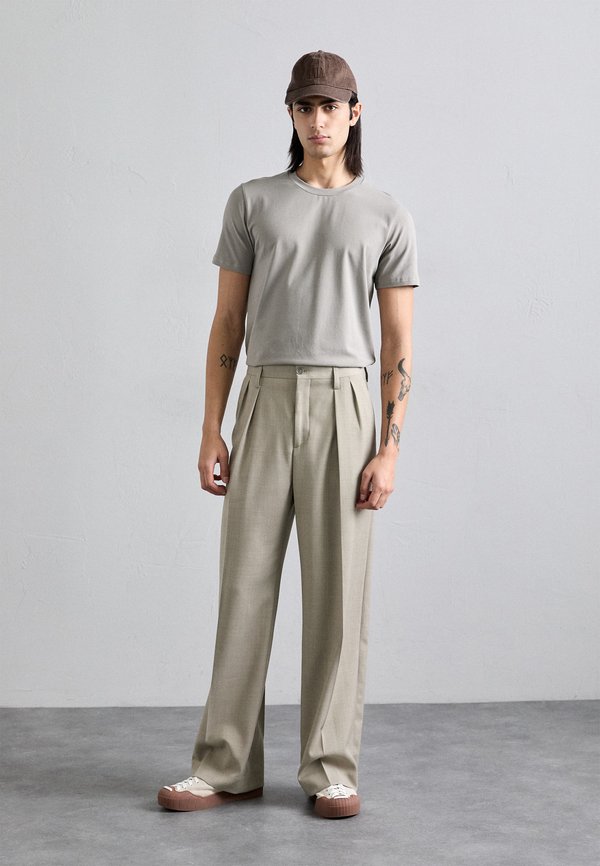 WIDE TROUSERS - Trousers - sage melange4