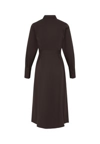 Robe midi à manches longues, marron foncé, à col, vue de dos, avec taille cintrée et poignets boutonnés. Aucun motif ni ornement visible.