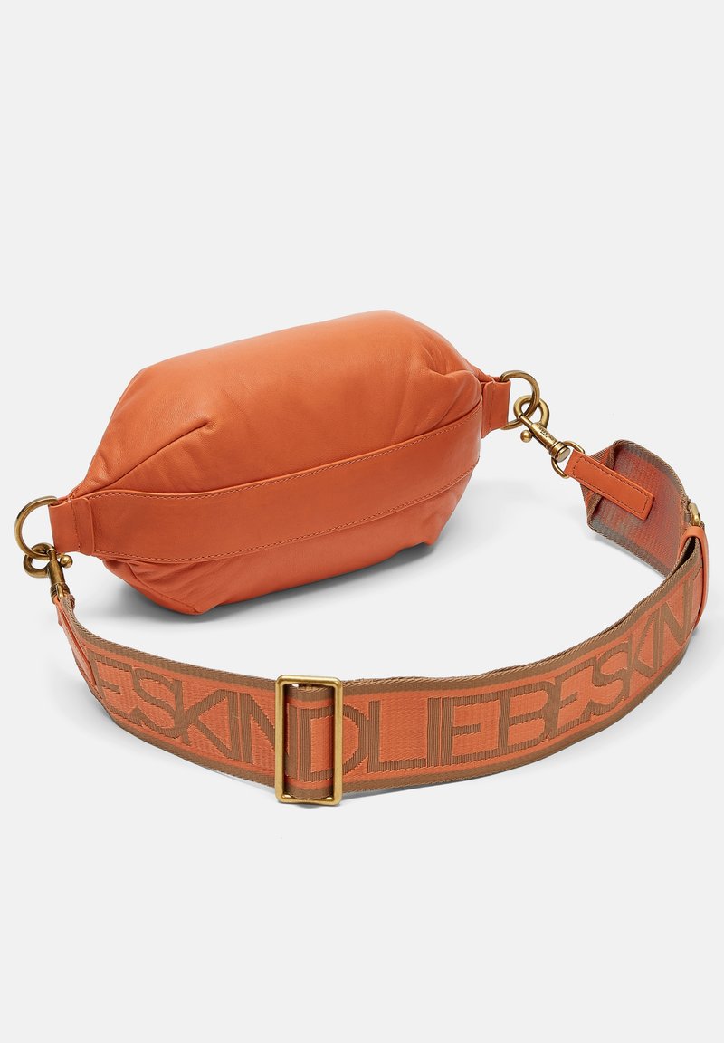 Liebeskind Berlin SCARLET - Gürteltasche - dark mandarine/apricot 