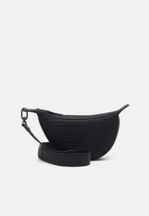 HANNAH CROSSBODY S GEWEBTE UMHÄNGETASCHE AUS LEDER - Across body bag - black