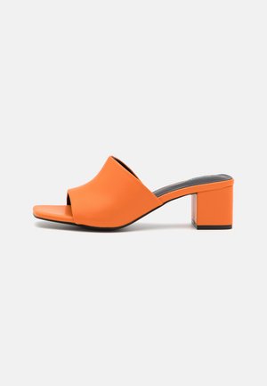 Mules à talons - orange