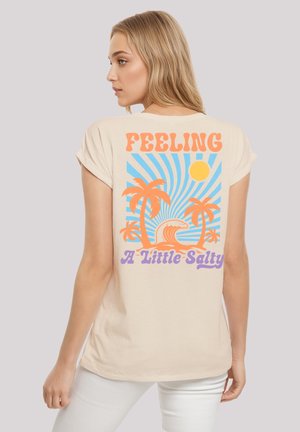 FEELING A LITTLE SALTY - Print T-shirt - whitesand