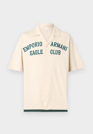 Kurzärmliges, cremefarbenes Hemd zum Knöpfen mit grünem Stickereidetail „Emporio Eagle“ und „Armani Club“ auf der Vorderseite.