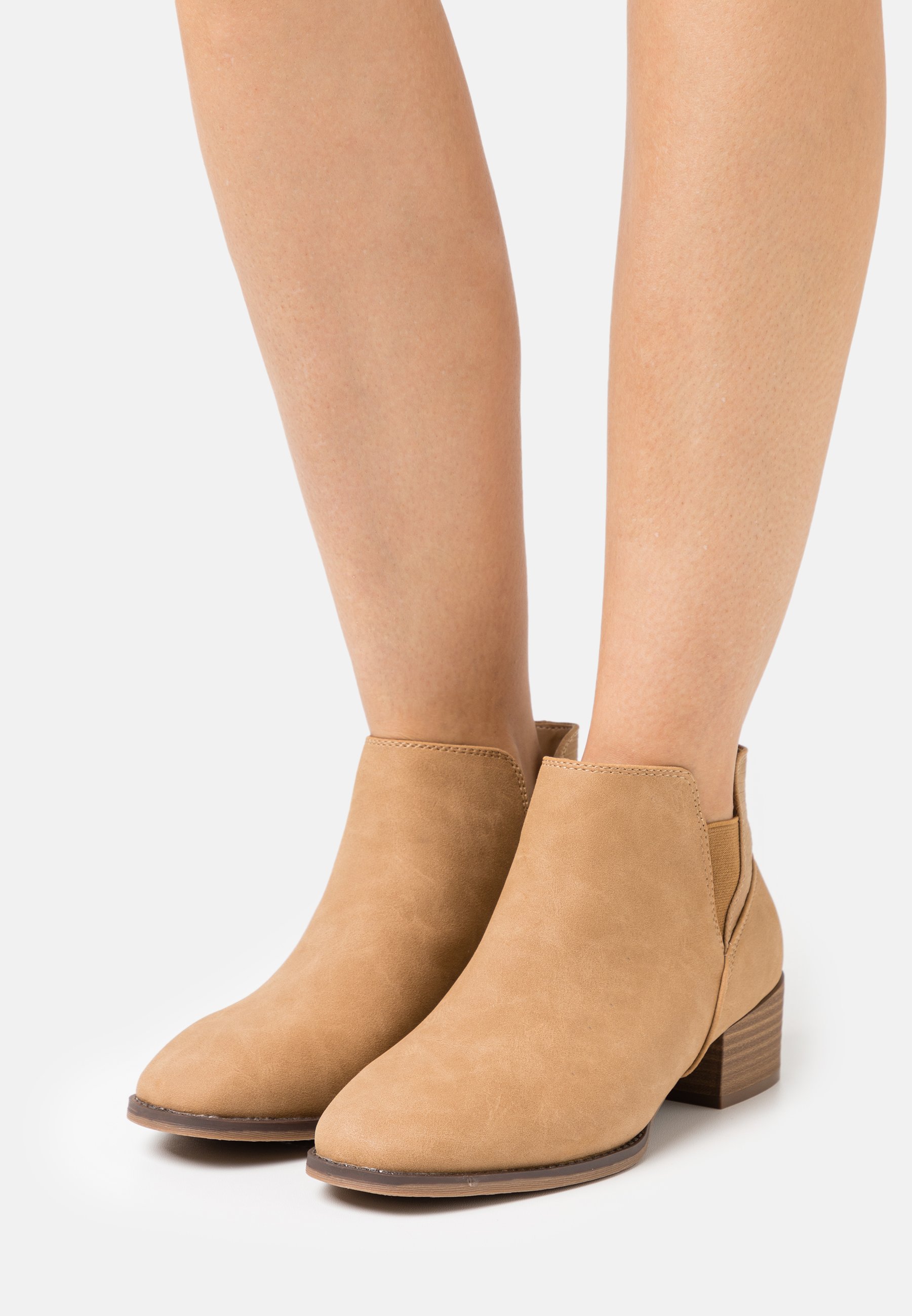 spring chelsea boots