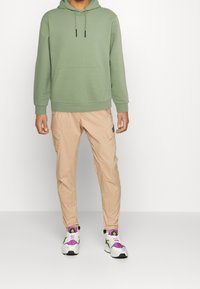 Only & Sons Felpa con cappuccio - dark green