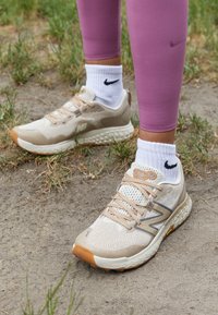 Não selecionado, calm taupe