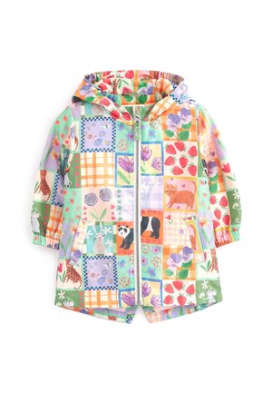 Veste à capuche pour enfants avec un motif patchwork coloré comprenant des animaux, des fleurs, des fraises et des motifs à carreaux sur fond blanc.