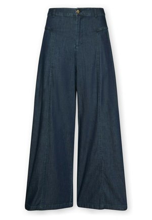 Ciemnoniebieskie dżinsy o szerokich nogawkach z przednimi kieszeniami, szlufkami na pasek, zapięciem na guziki oraz widocznymi pionowymi przeszyciami.