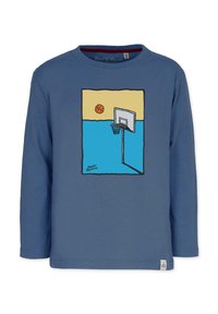 Pitkähihaisessa sinisessä T-paidassa on musta koripallon rengas -design, jossa oranssi koripallo on beige ja sininen tausta.