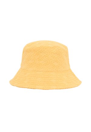 Cappello a secchiello giallo realizzato in tessuto testurizzato con un motivo ondulato. Presenta una larga visiera inclinata verso il basso e una superficie morbida.