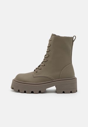 Enkellaarsjes met plateauzool - khaki