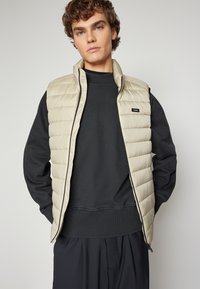 Calvin Klein SIDE LOGO VEST - Liemenė - eucalyptus