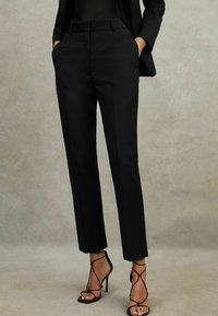 Reiss Püksid - black