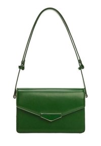 Sac bandoulière en cuir vert avec un design plat, une fermeture à rabat et des détails en métal argenté. Dispose d'une sangle réglable. Texture lisse.