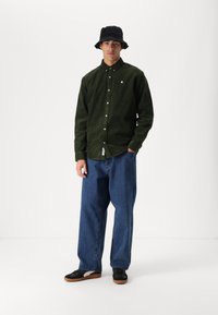 Carhartt WIP MADISON ciemnobrązowy