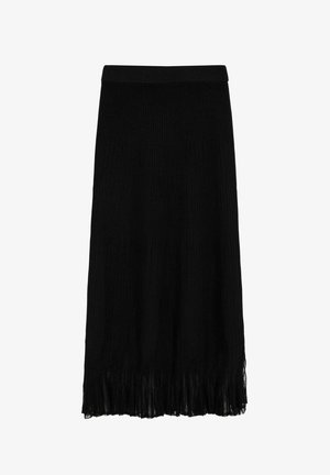 Falda negra plisada con textura acanalada. Cuenta con una cintura ajustada y un dobladillo con flecos, creando una silueta relajada.
