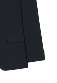 Blazer blu navy con rever a incavo, spacco singolo e dettagli con tre bottoni sui polsini. Tessuto liscio con una texture sottile.