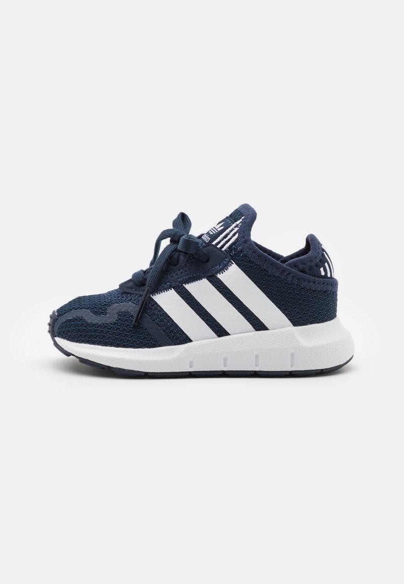 adidas Originals SWIFT RUN UNISEX - Trainers - collegiate navy/footwear white/core black