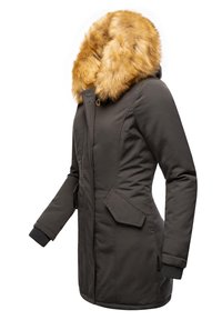 Parka gris oscuro con capucha de piel sintética en marrón dorado. Cuenta con bolsillos laterales, puños de manga acanalados y una silueta ajustada. Textura suave.