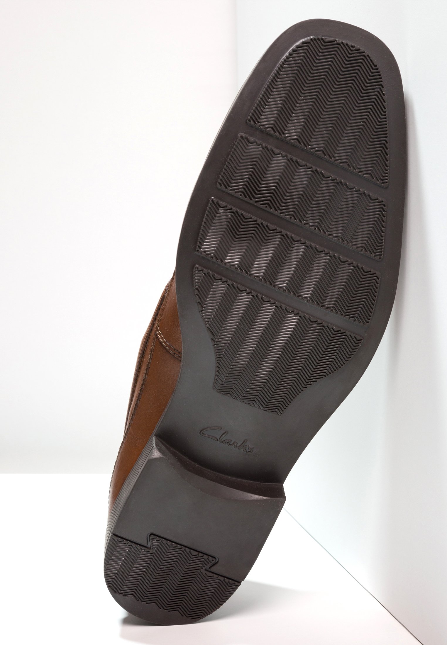 clarks tilden free dark tan