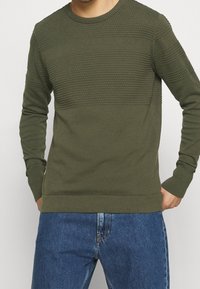 KnowledgeCotton Apparel Strickpullover - dark green