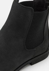 Pier One UNISEX - Botines - black