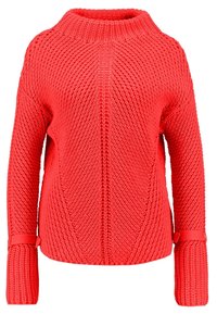 Czerwony sweter z dzianiny z wysokim kołnierzem, prążkowaną teksturą, diagonalnym wzorem i związanymi akcentami na rękawach. Szeroki, luźny krój.