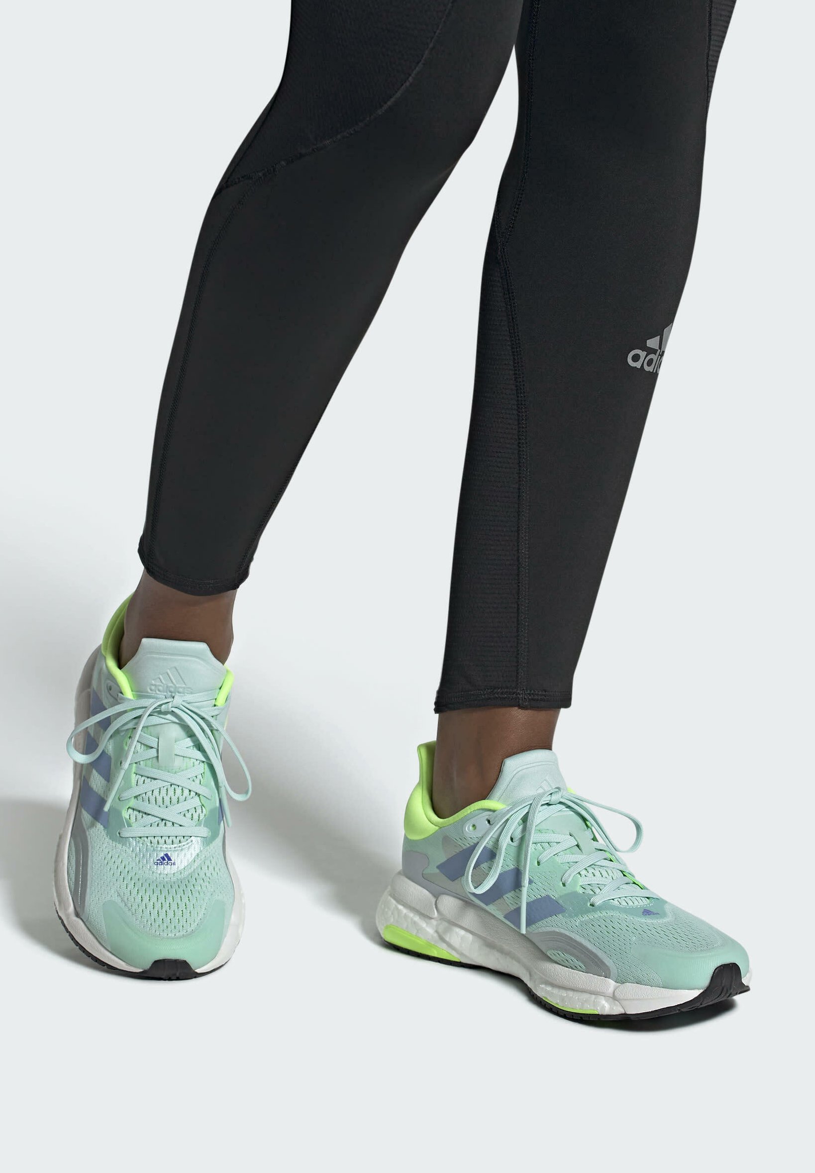 chaussure solar boost