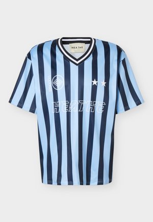 Kortermet sportstrøye med vertikale lyseblå og mørkeblå striper, to stjerner og teksten "HEATHE" foran.