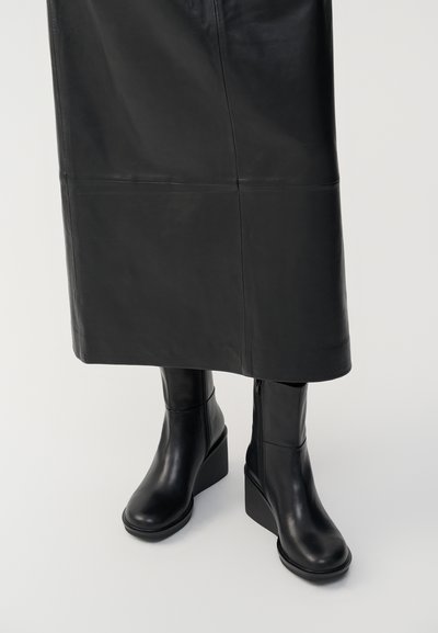 DEENA - Bottines compensées - black