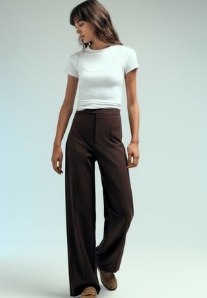 PULL&BEAR, HIGH-WAIST - SMART TROUSERS - Trousers - brown