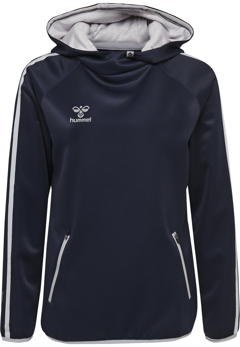 Felpa con cappuccio navy con fodera grigia chiara. Presenta maniche lunghe, due tasche laterali con zip e strisce laterali bianche. Logo Hummel in evidenza.