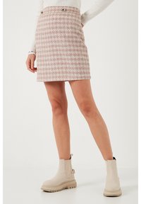 LELA REGULAR FIT. - A-lijn rok - brick red