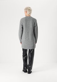 JDY JDYBIGUM LONG OPEN CARDIGAN - Adīta jaka - medium grey