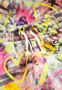 Next GRAFFITI PRINTED JOGGERS SET- REGULAR FIT - Mikina s kapucňou - ecru pink